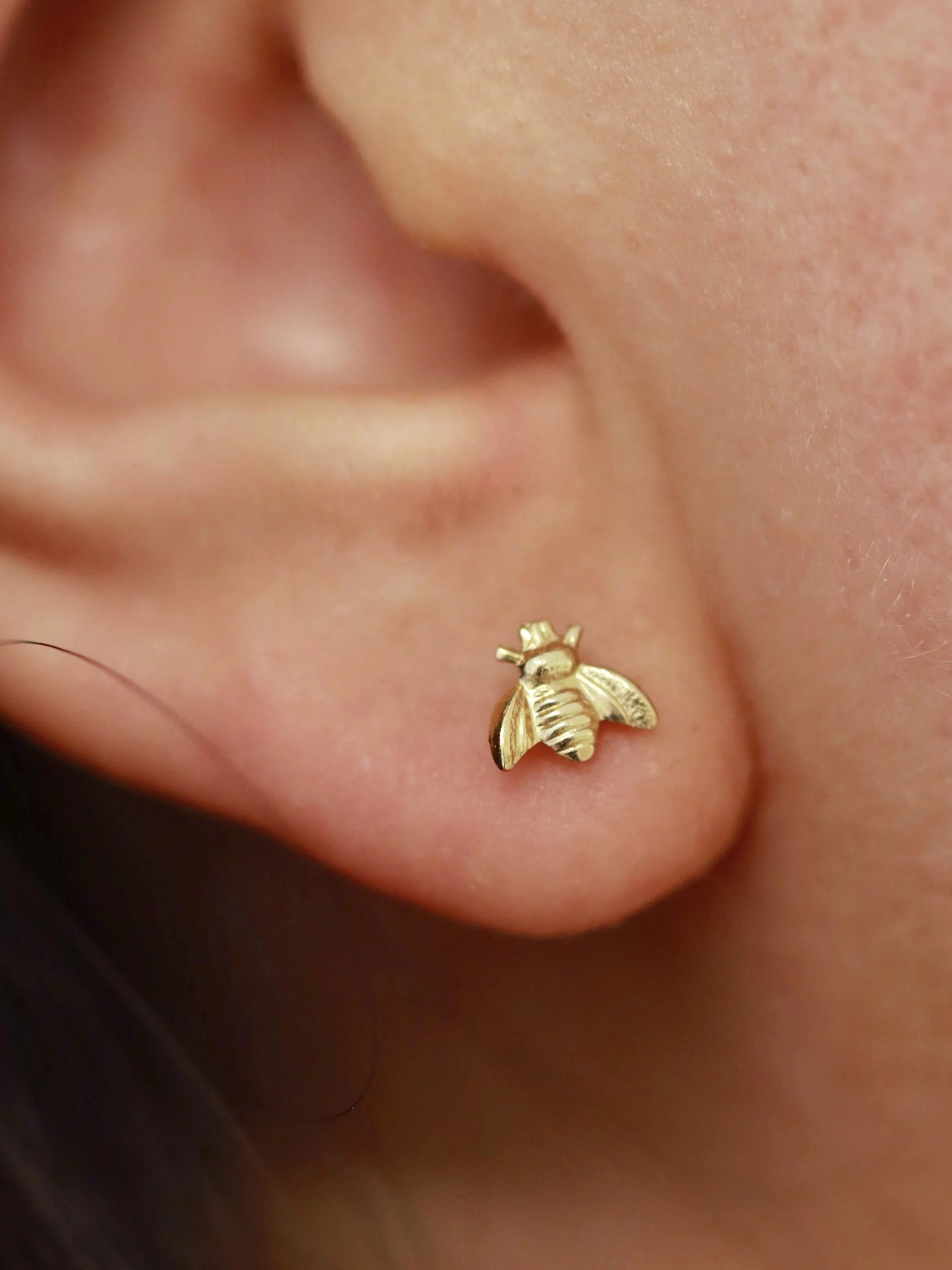 Clou d'oreille abeille en Gold-Filled | Tout est possible