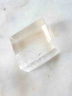 Calcite optique naturelle – cristal de clarté et de double vision – boutique SOLYA Belgique