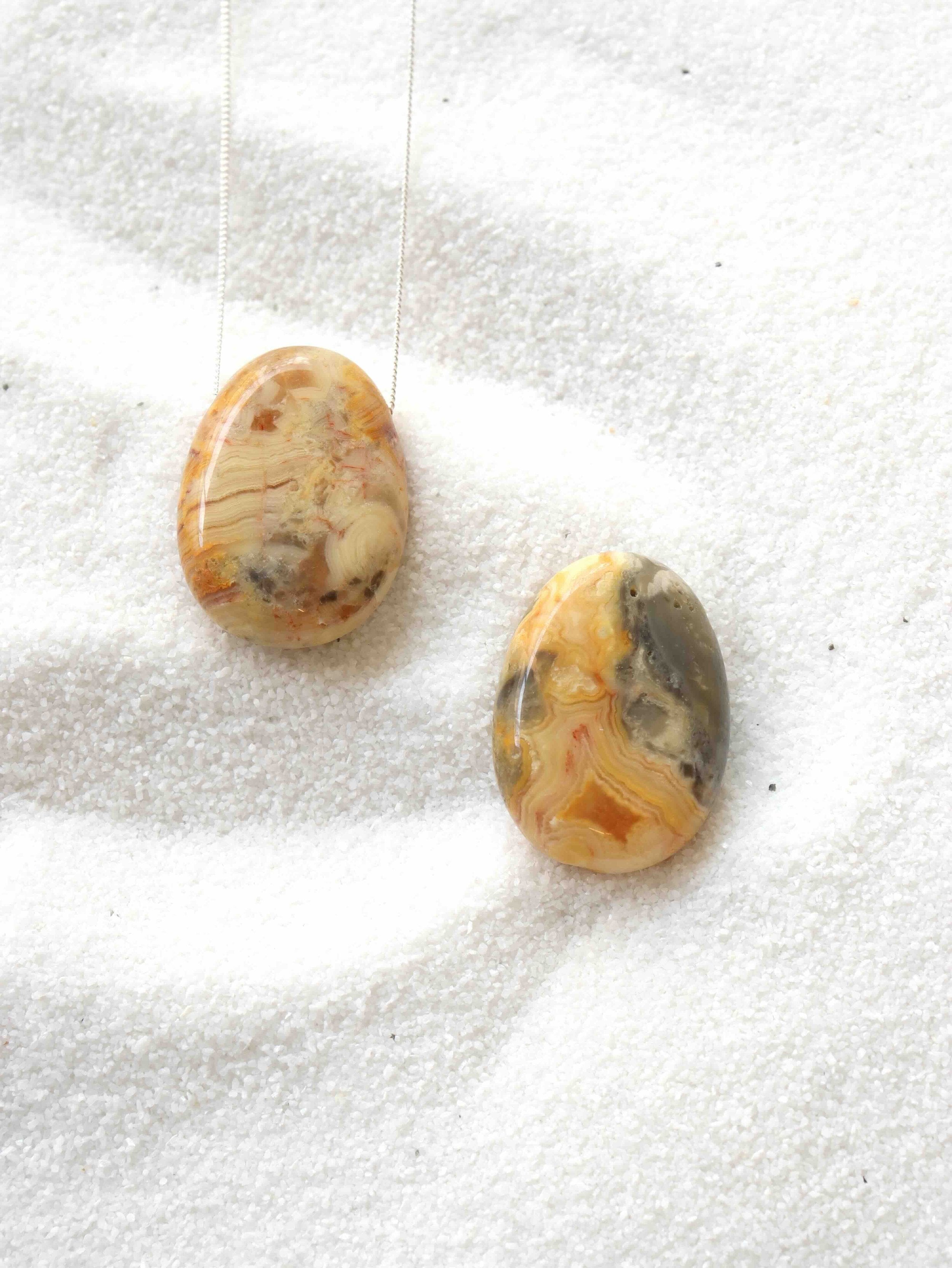 Agate du Mexique percee | Pierre pour l'audace et le bonheur | SOLYA | Boutique de pierres naturelles et éthiques en Belgique | Bijoux, Cristaux et Mineraux