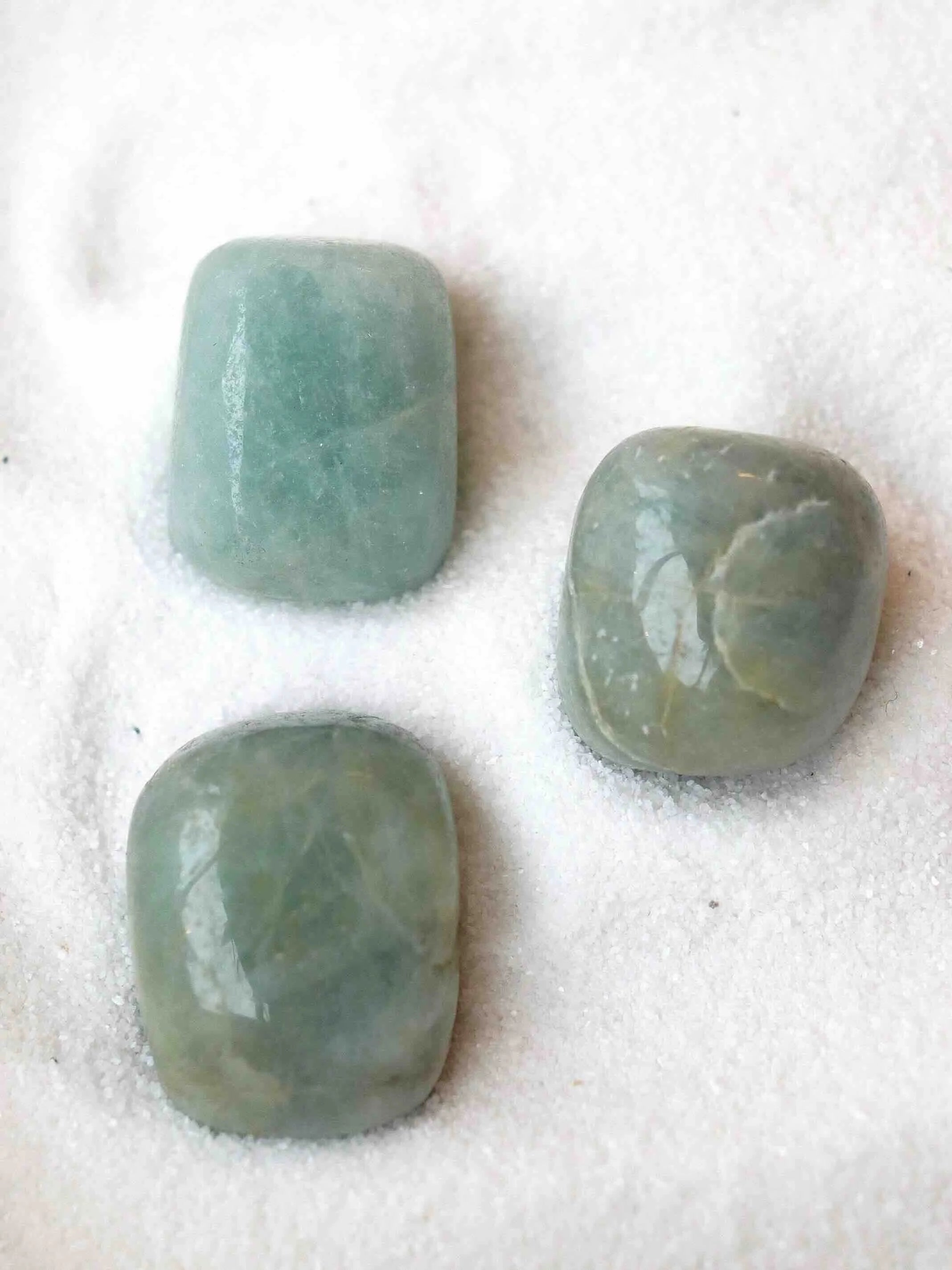 Aigue-Marine | Pierre pour communiquer & être apaisé | SOLYA | Boutique belge de pierres, bijoux, cristaux et minéraux | Ethique & Traçable