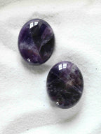 Galet Améthyste M - Pierre pour se détendre & se reconnecter - SOLYA - Bijoux, Cristaux et mineraux en Belgique - Boutique de pierres naturelles et ethiques