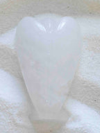 Ange en Cristal de Roche du Brésil - Pierre pour se recentrer sur son intention - SOLYA - Bijoux, Cristaux et mineraux en Belgique - Boutique de pierres naturelles et ethiques