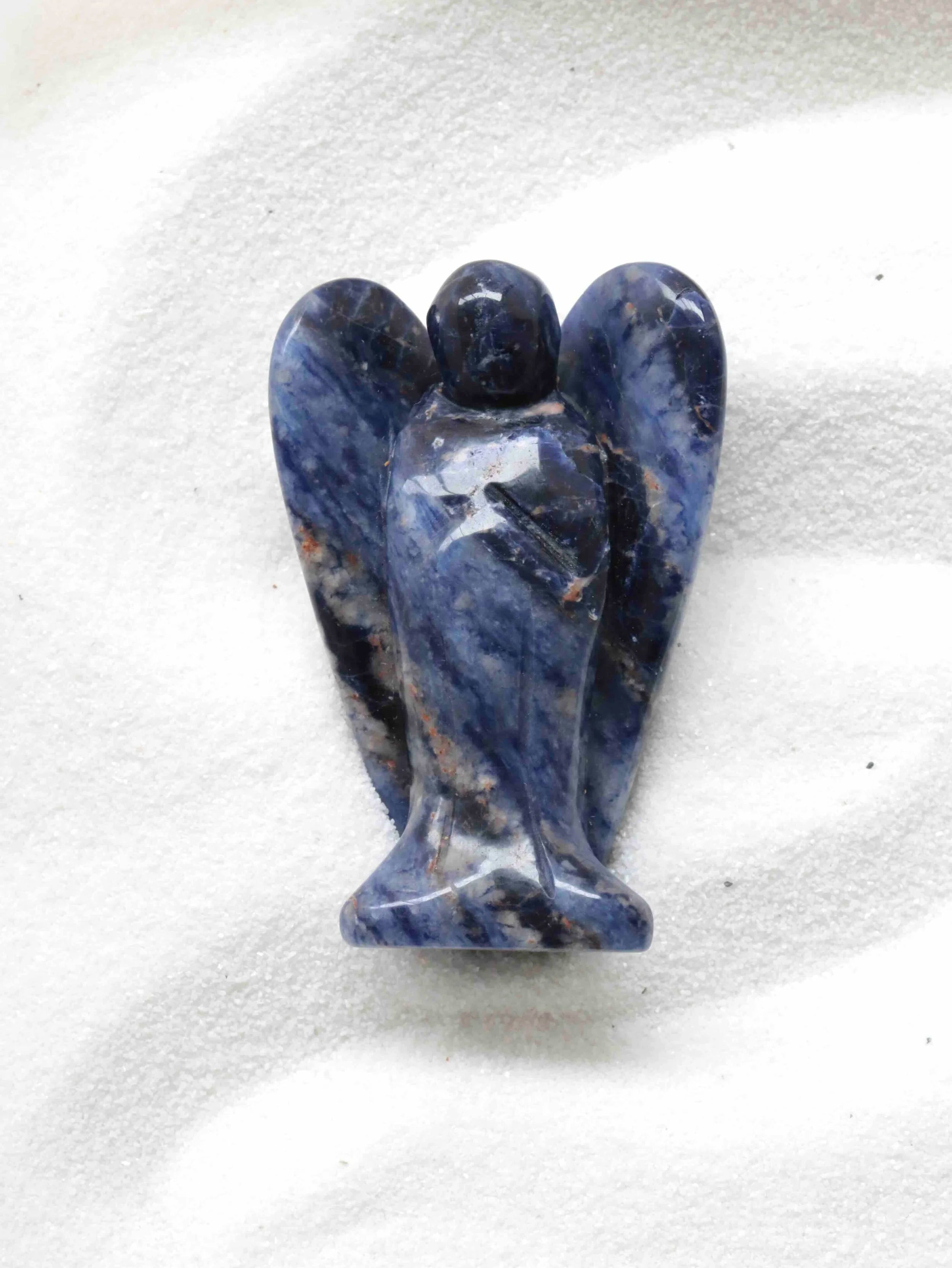 Ange en Sodalite | Pierre pour clarifier ses pensées | SOLYA | Bijoux, pierres, cristaux & minéraux en Belgique | Ethique et naturelles