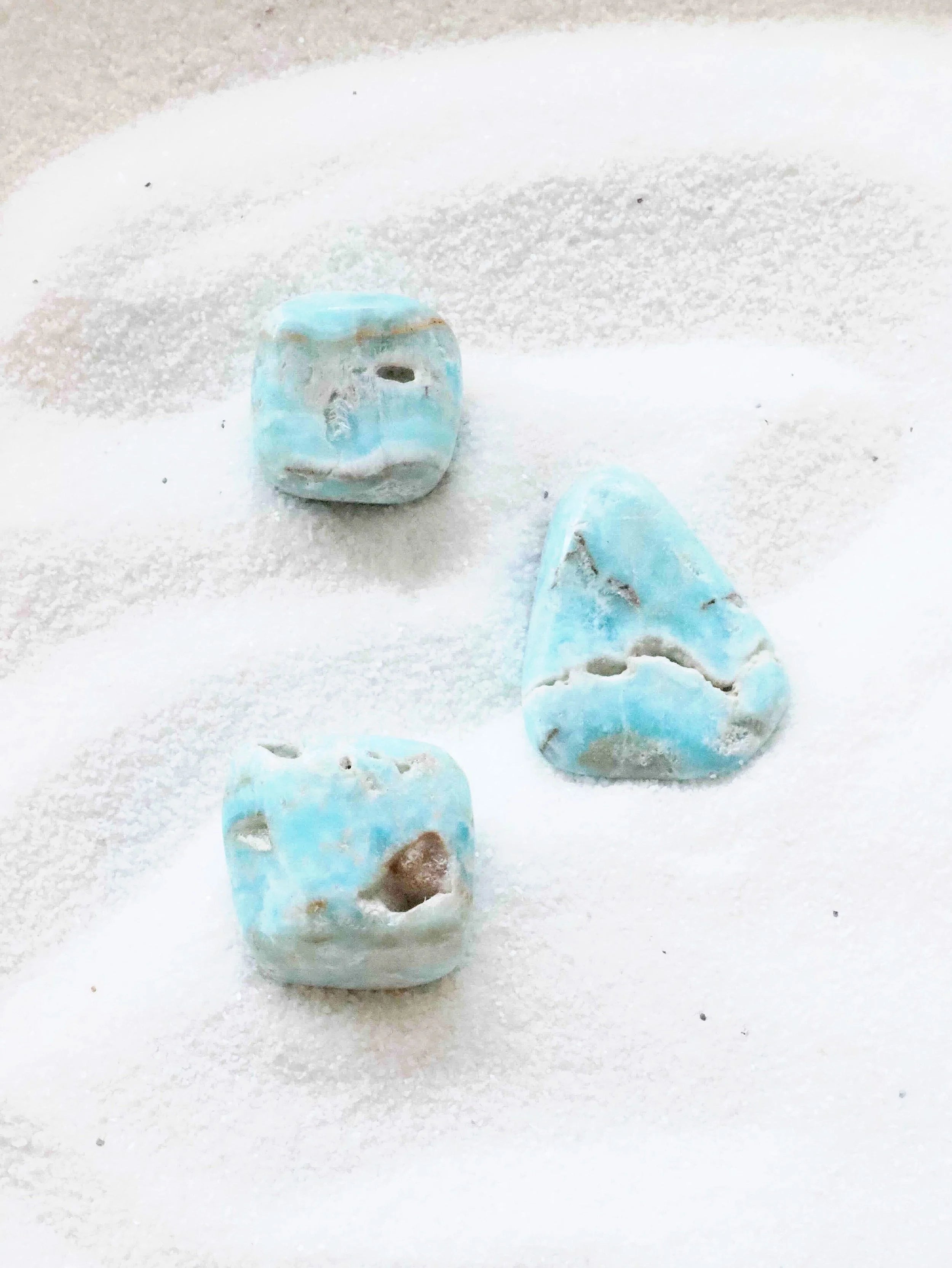 Aragonite bleue | Pierre pour atteindre son plein potentiel - SOLYA - Eshop de lithothérapie en Belgique - Magasin de bijoux, cristaux & minéraux - Pierres éthiques & naturelles