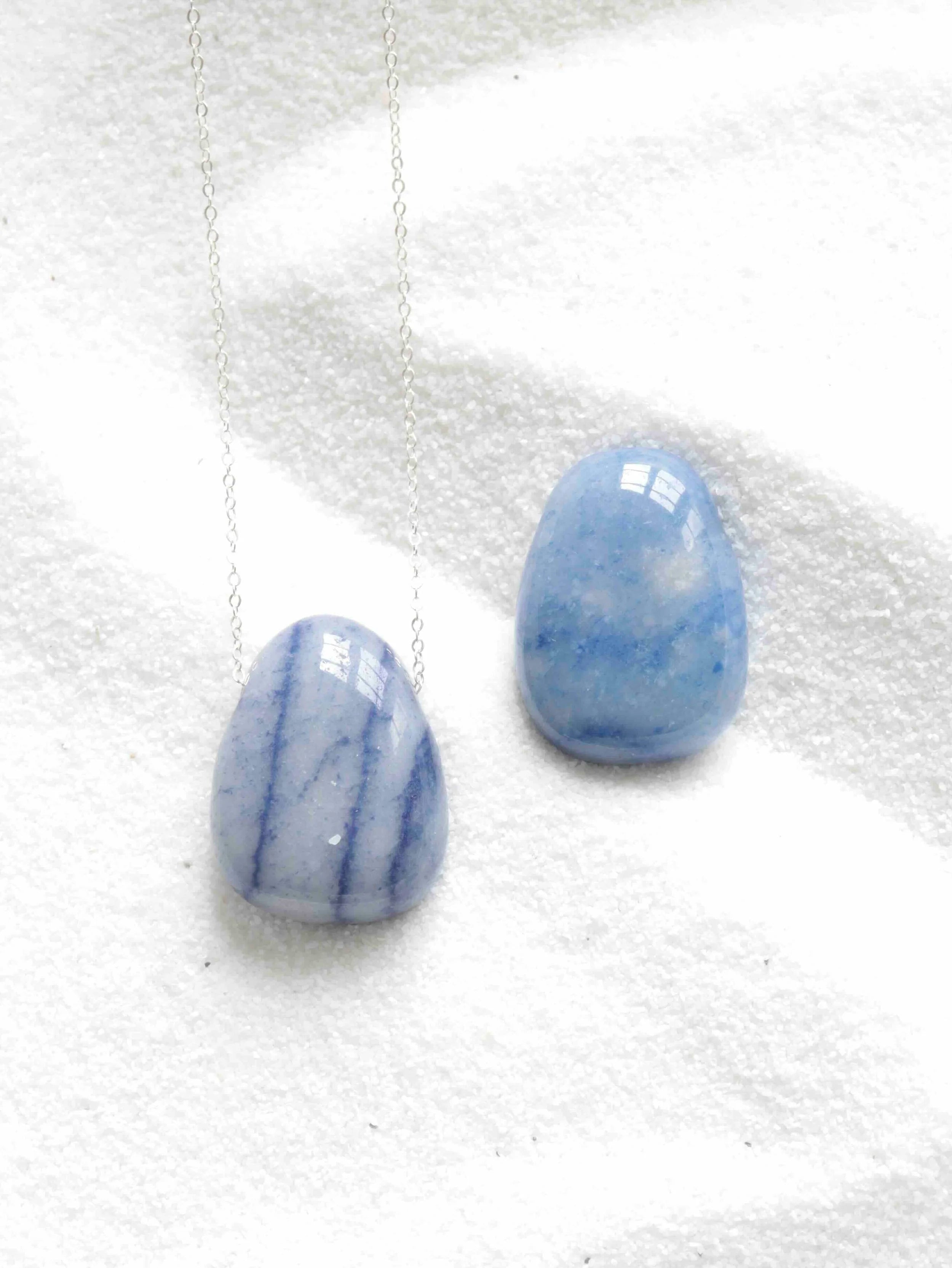 Aventurine bleue percee | Pierre pour se jeter a l'eau | SOLYA | Pierres ethiques et naturelles en Belgique | Bijoux, cristaux et mineraux 