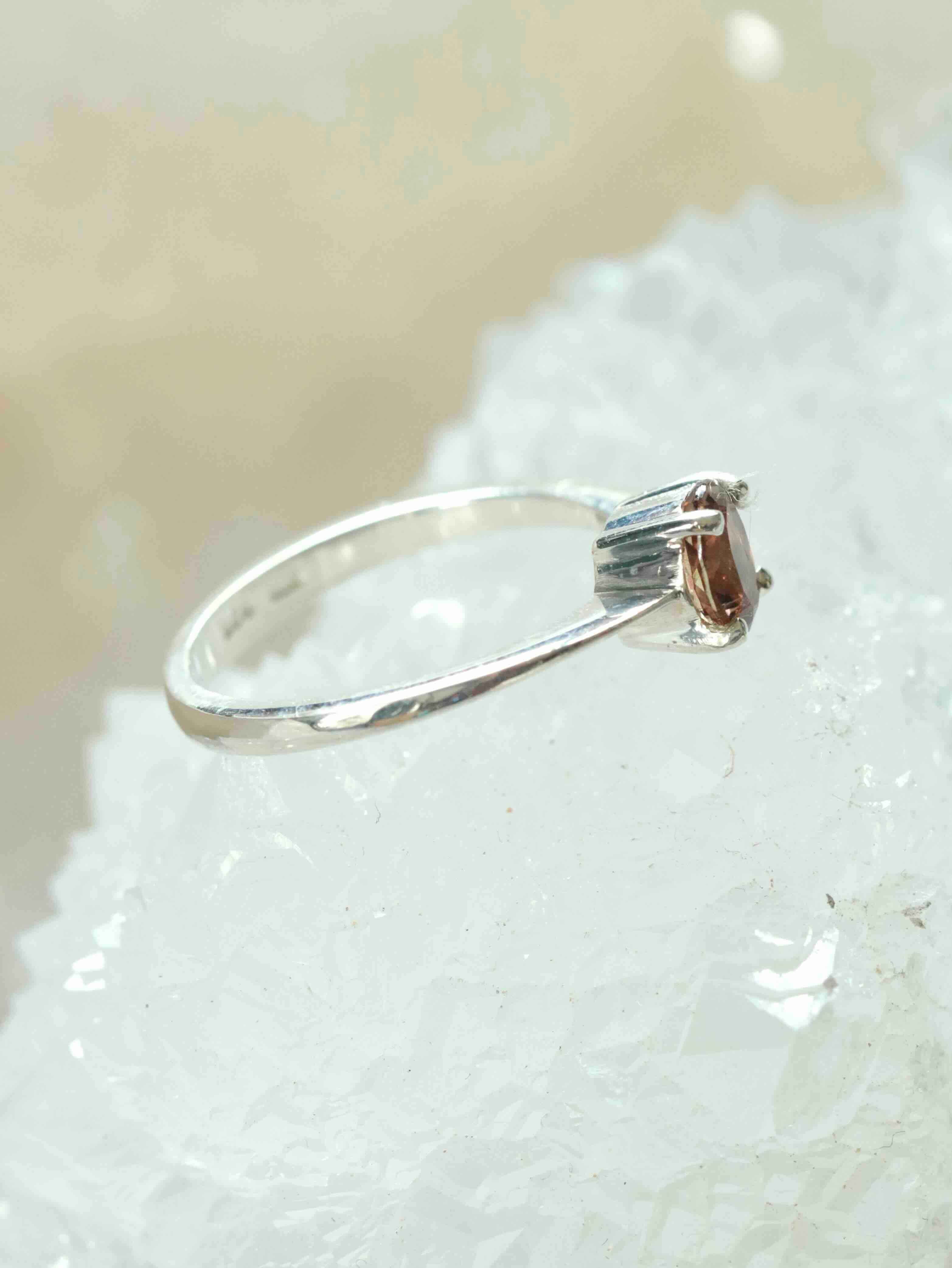 Bague Andalousite du Brésil & Argent 925 - Pierre pour l'équilibre - SOLYA - Bijoux, Cristaux et mineraux en Belgique - Boutique de pierres naturelles et ethiques