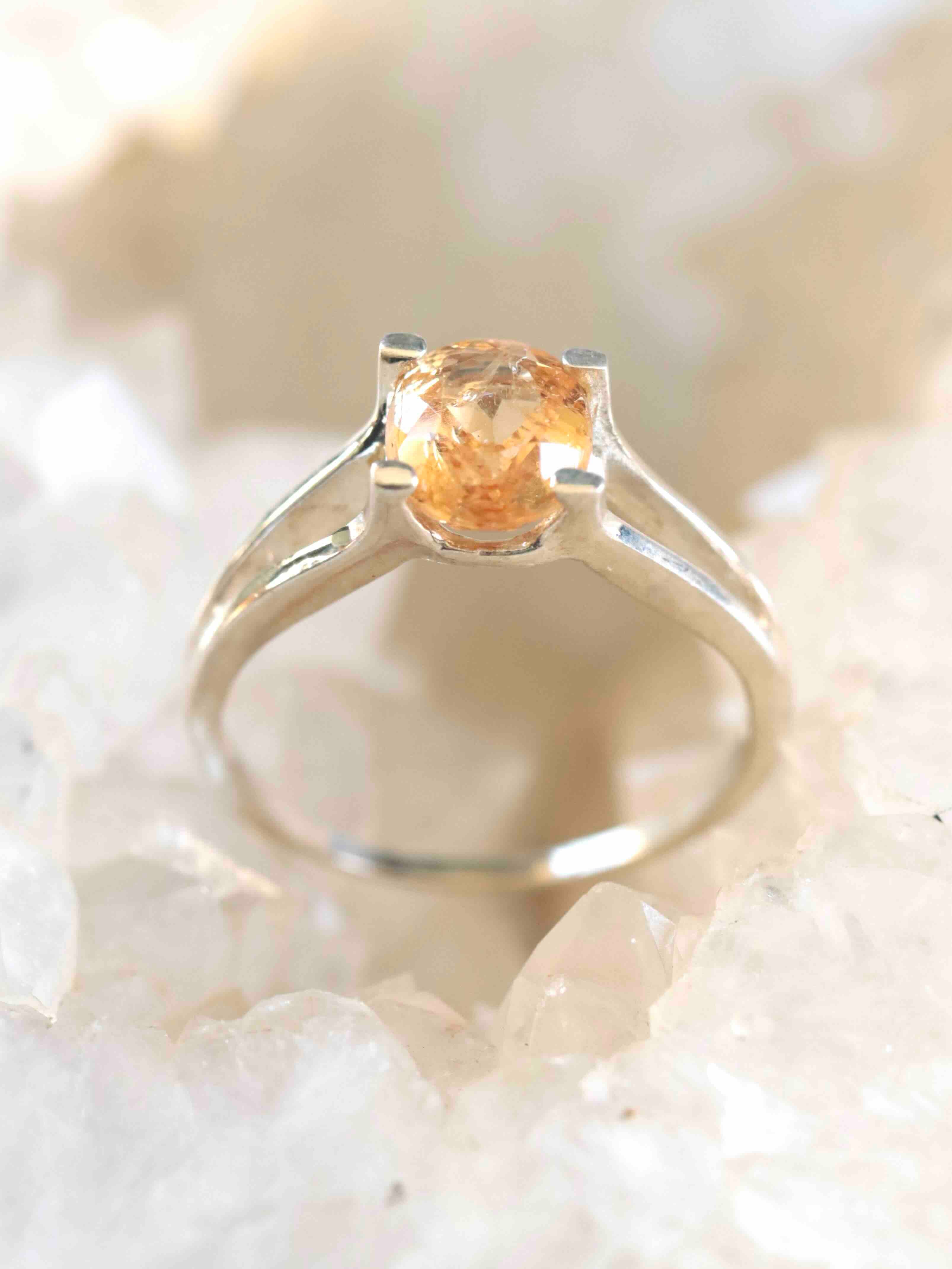 Bague Topaze impériale du Brésil & Argent 925 - Pierre pour avancer vers ses objectifs et rester positive - SOLYA - Bijoux, Cristaux et mineraux en Belgique - Boutique de pierres naturelles et ethiques