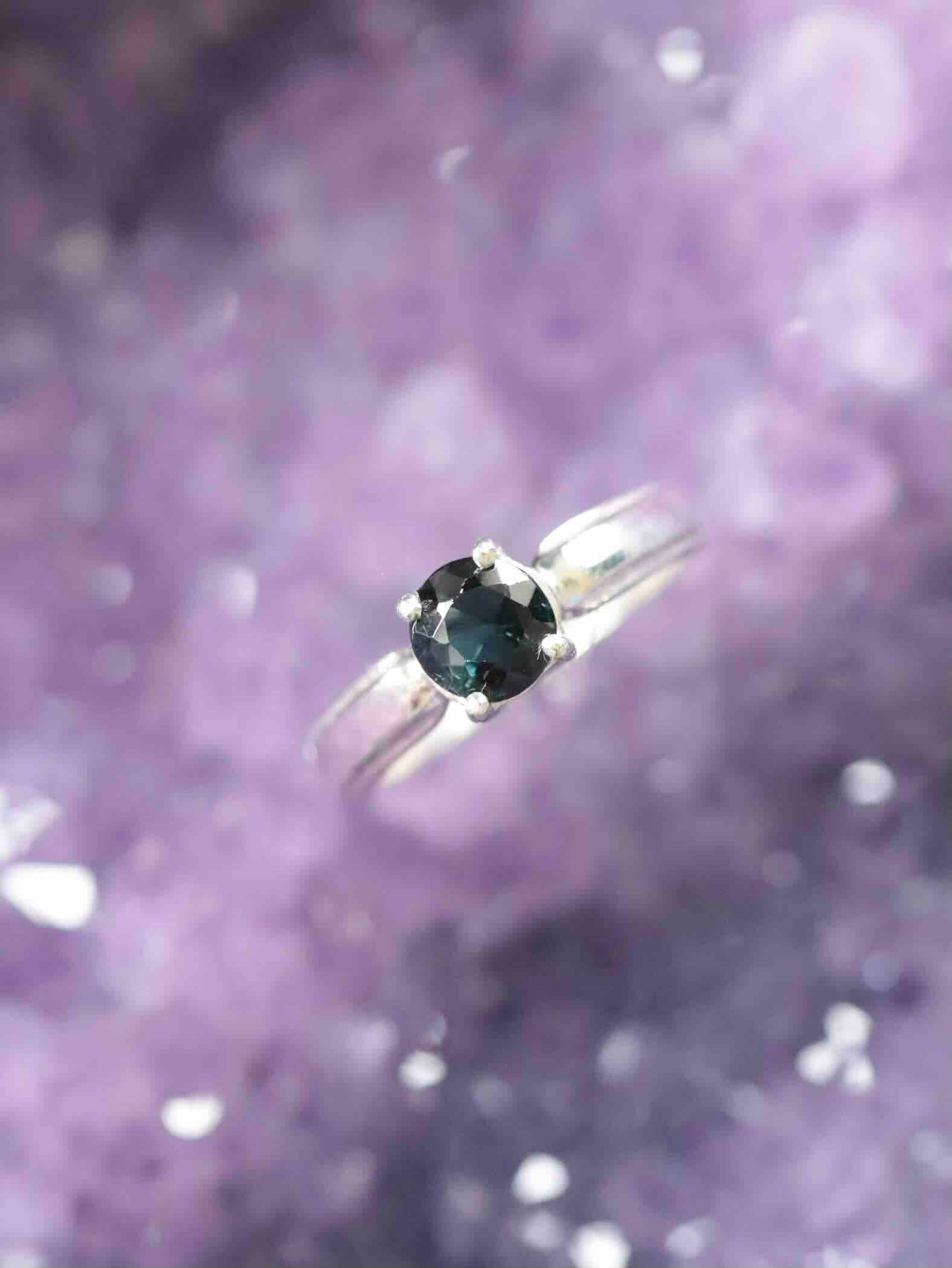 Bague Tourmaline indigolite & Argent 925 - Pierre pour la confiance & l'assurance - SOLYA - Bijoux, Cristaux et mineraux en Belgique - Boutique de pierres naturelles et ethiques