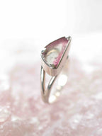 Bague Tourmaline multicolore triangle et Argent 925 | Pierre pour la confiance sereine et l'ouverture | SOLYA | Bijoux, Cristaux et mineraux en Belgique | Boutique de pierres naturelles et ethiques