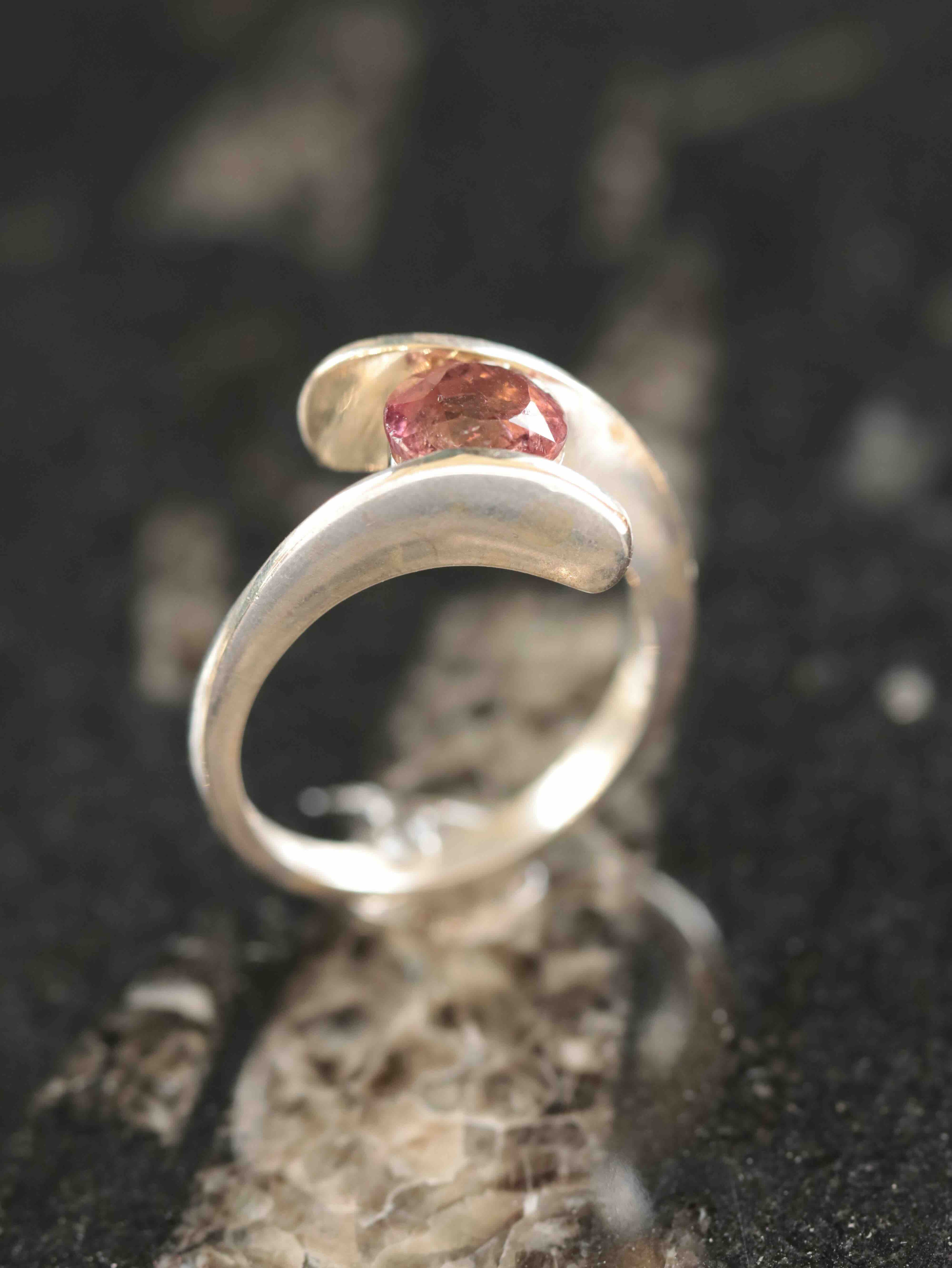Bague Tourmaline rose & Argent 925 | Pierre pour guerir & pardonner | SOLYA | Boutique de bijoux, cristaux & mineraux | Pierres ethiques et naturelles en Belgique