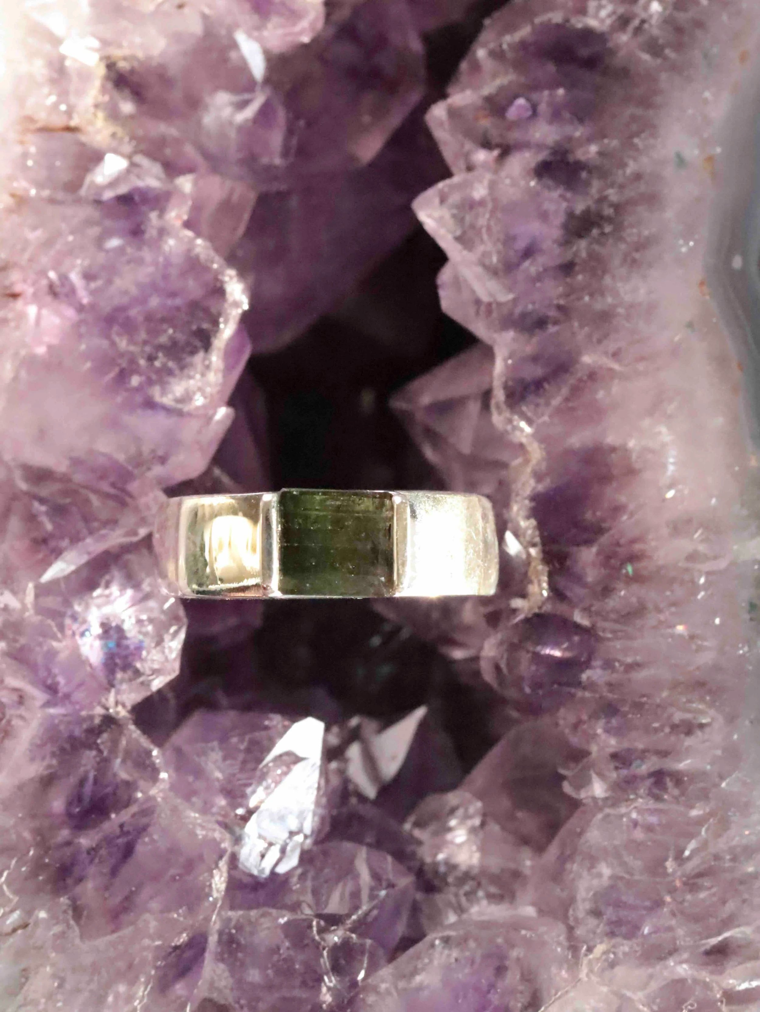 Bague Tourmaline verte & Argent 925 | Pierre pour le tonus & la serenite | Magasin de pierres ethiques & naturelles en Belgique