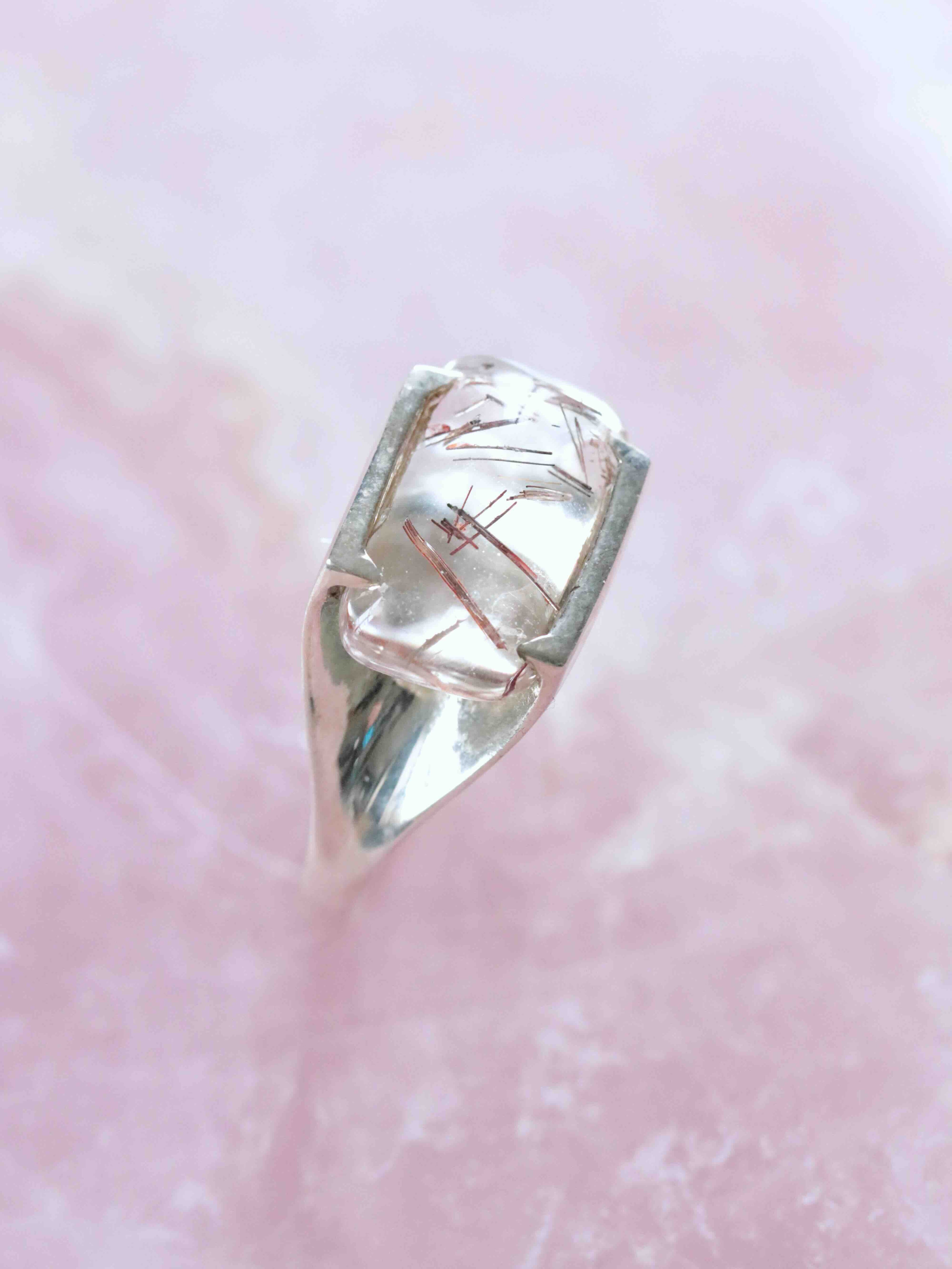 Bague Quartz Rutile et Argent 925 | Pierre pour apaiser les tensions | SOLYA | Bijoux, Cristaux et mineraux en Belgique | Boutique de pierres naturelles et ethiques