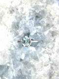 Bague en Topaze bleue serti demi-clos & Argent 925 - Pierre pour retrouver l'inspiration - SOLYA - Eshop de lithothérapie - Magasin de pierres éthiques & naturelles en Belgique - Bijoux, cristaux & minéraux