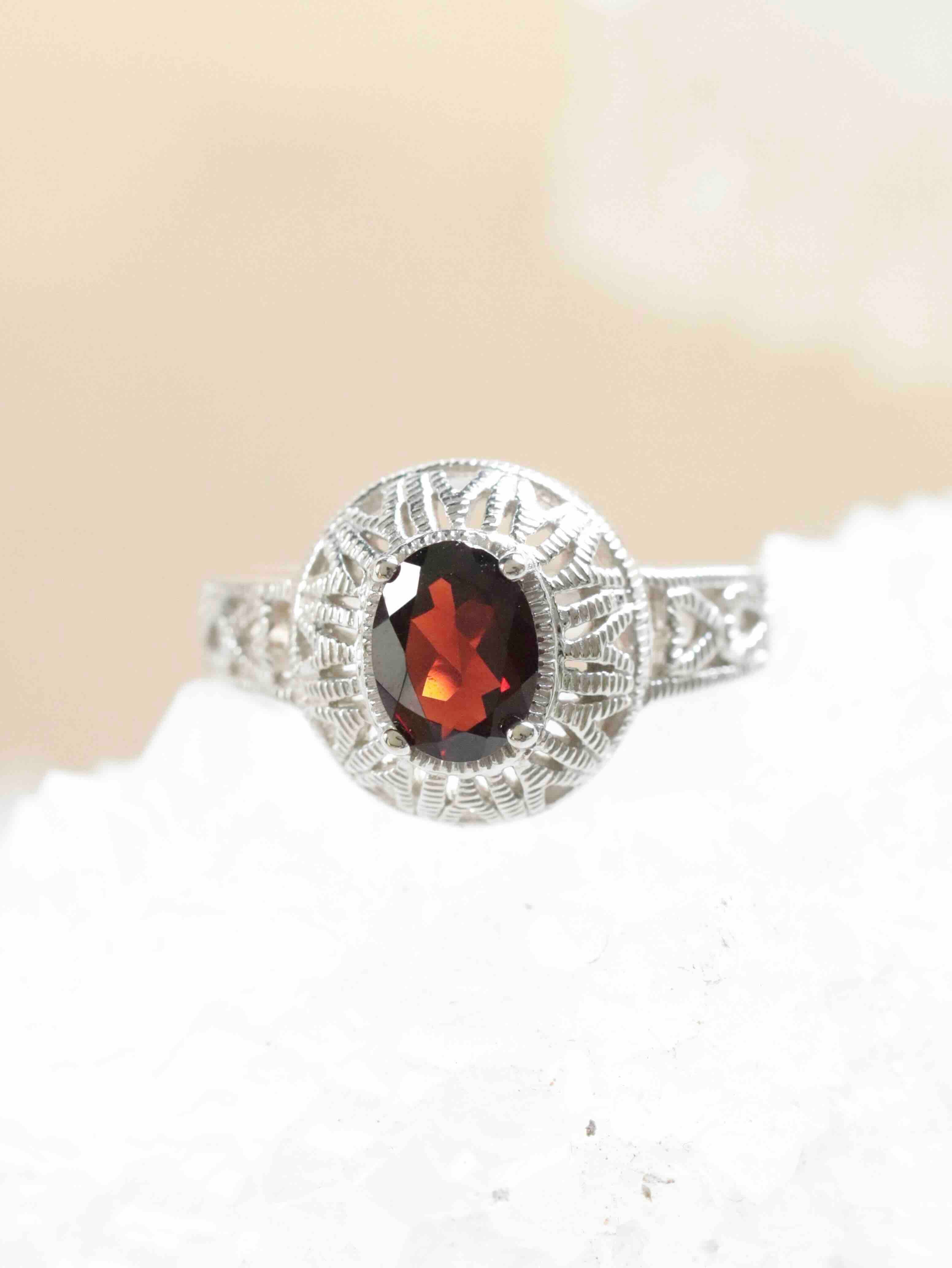 Bague granulée Grenat rouge du Brésil & Argent 925 - Pierre pour la force & la joie - SOLYA - Bijoux, Cristaux et mineraux en Belgique - Boutique de pierres naturelles et ethiques