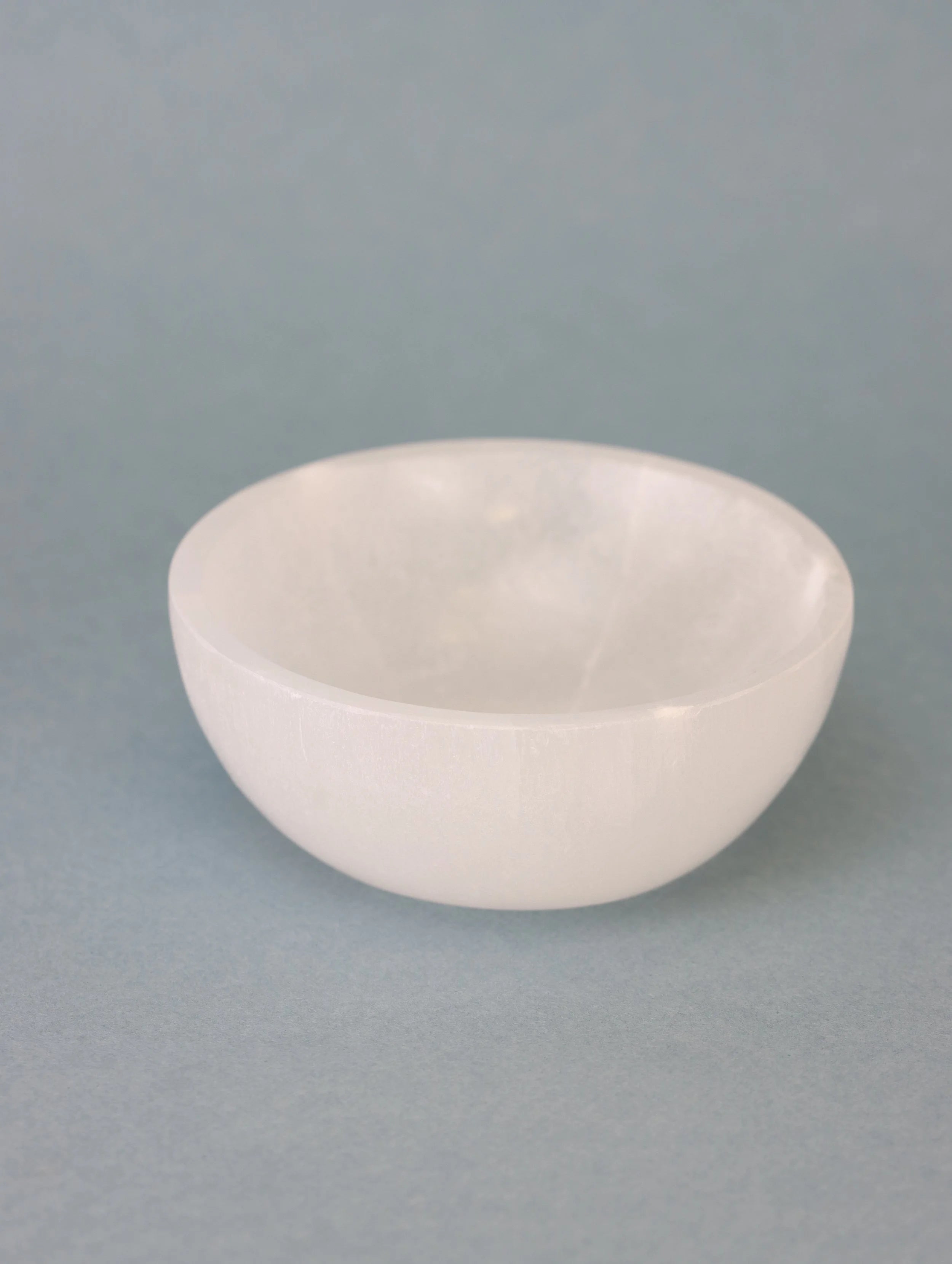 Bol en Selenite | Pierre pour assainir & apaiser | SOLYA | Boutique belge de pierres, bijoux, cristaux et minéraux | Ethique & Traçable
