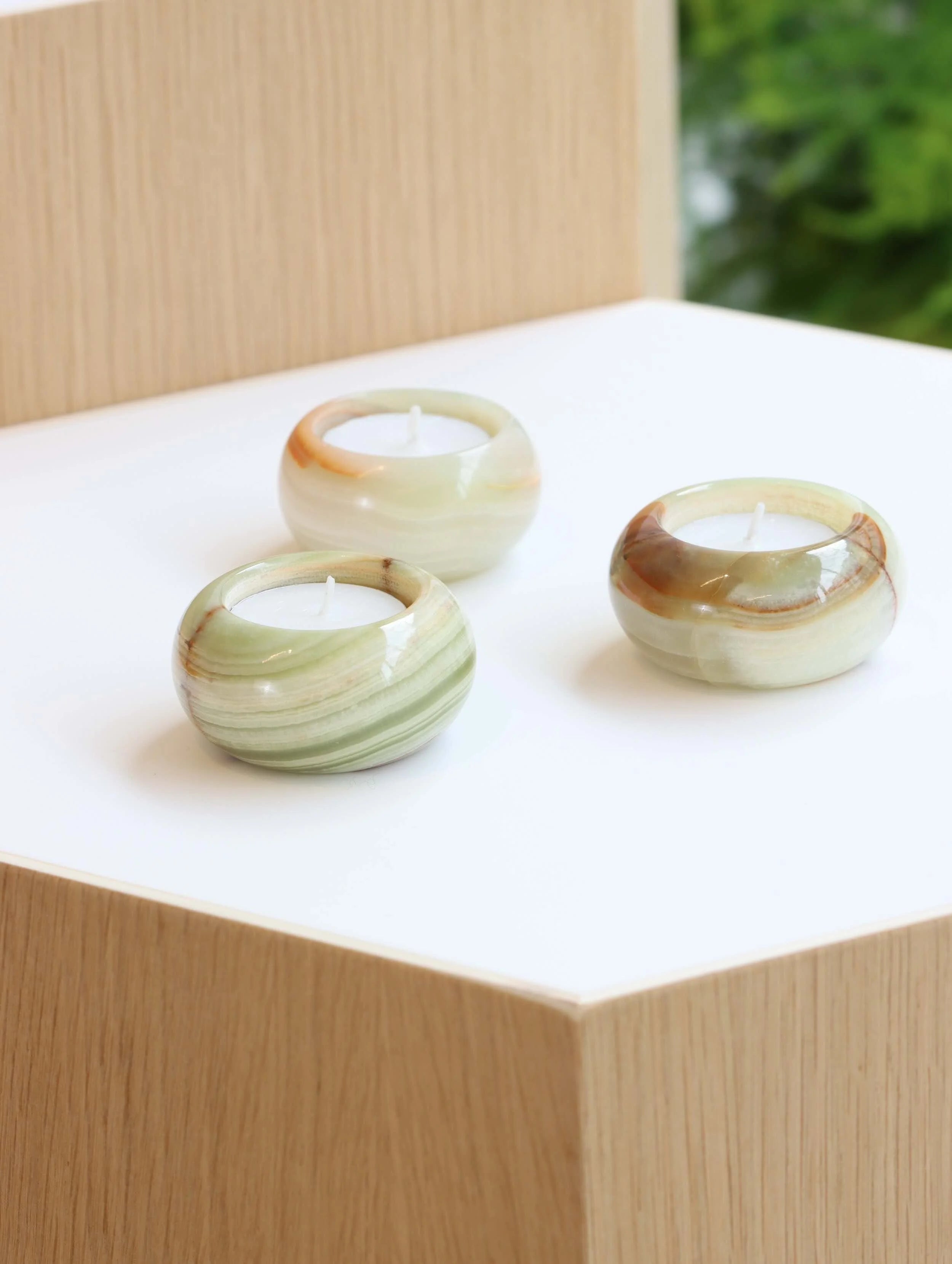 Bougeoir en Aragonite | Pierre pour la paix intérieure & la stabilité | SOLYA | Boutique belge de pierres, bijoux, cristaux et minéraux | Ethique & Traçable