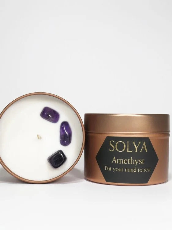 Bougie de voyage Améthyste | Pierre pour se détendre & se reconnecter | SOLYA | Boutique belge de pierres, bijoux, cristaux et minéraux | Ethique & Traçable