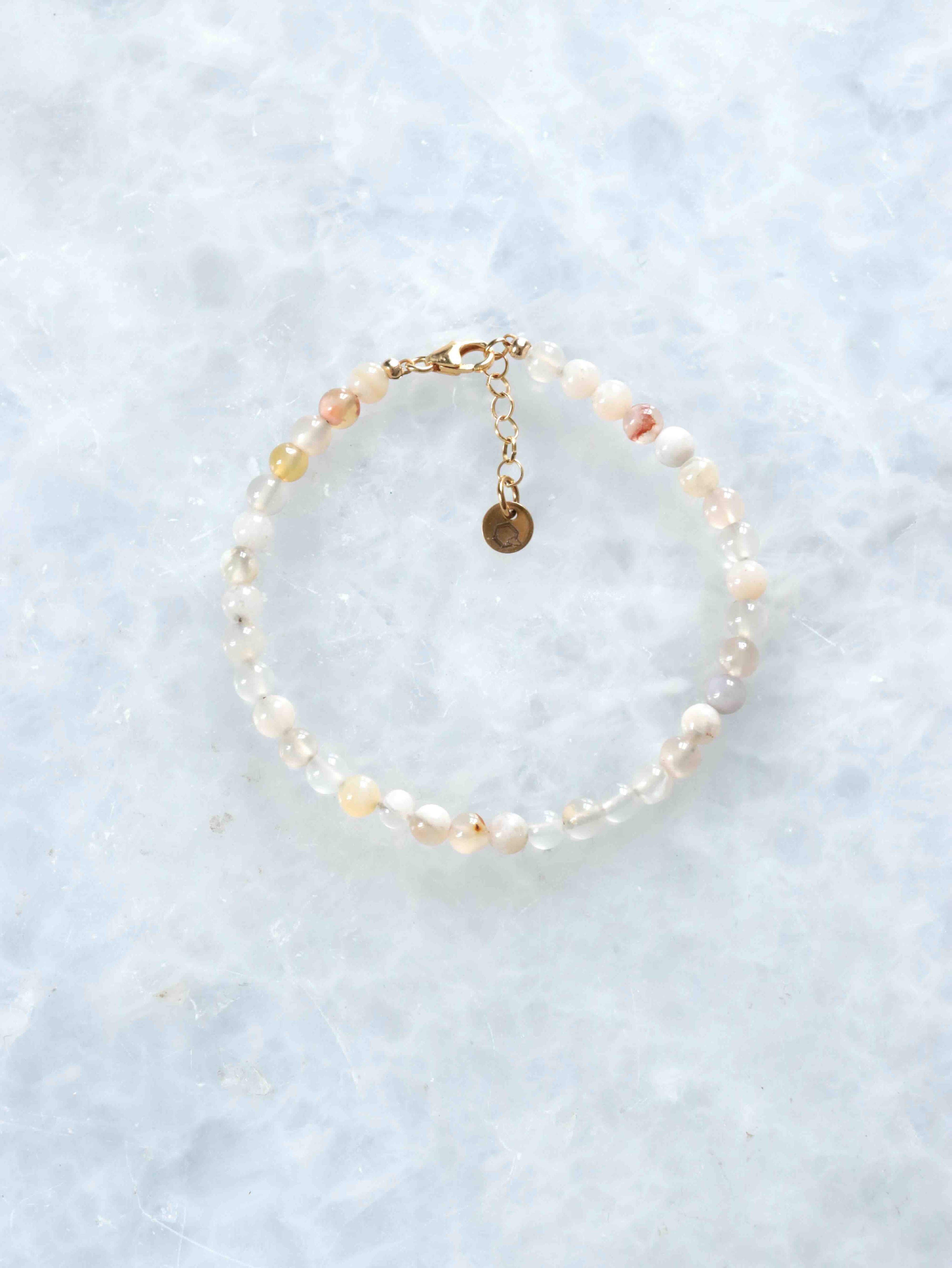 Bracelet en Agate fleurie avec fermoir en plaqué or, bijou d'intention pour le développement et le positivisme – SOLYA