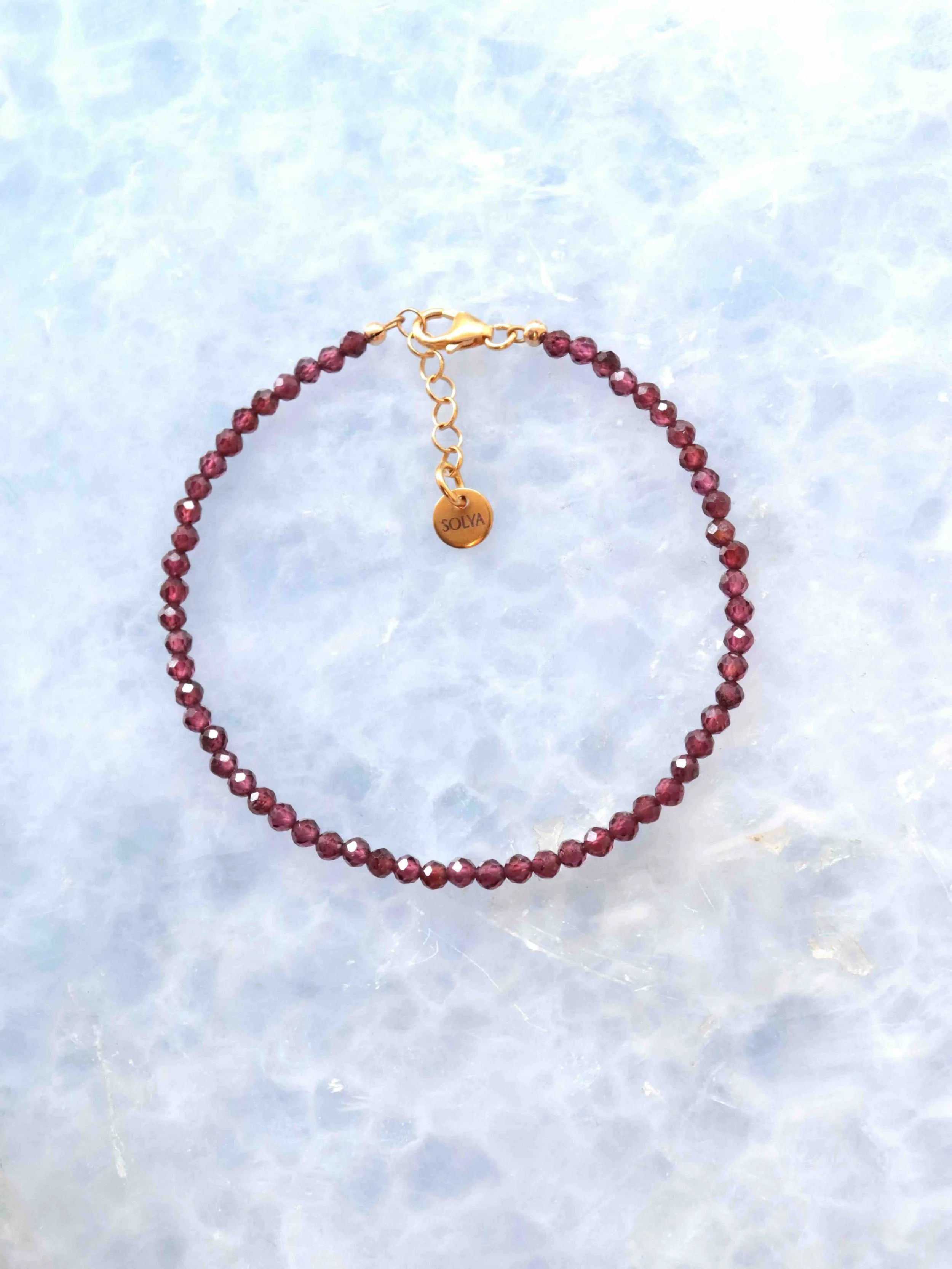Bracelet Grenat | Pierre pour la joie et la force vitale | SOLYA | Bijoux, cristaux & minéraux en Belgique | Eshop de pierres ethiques & naturelles | Sélectionnees par une gemmologue