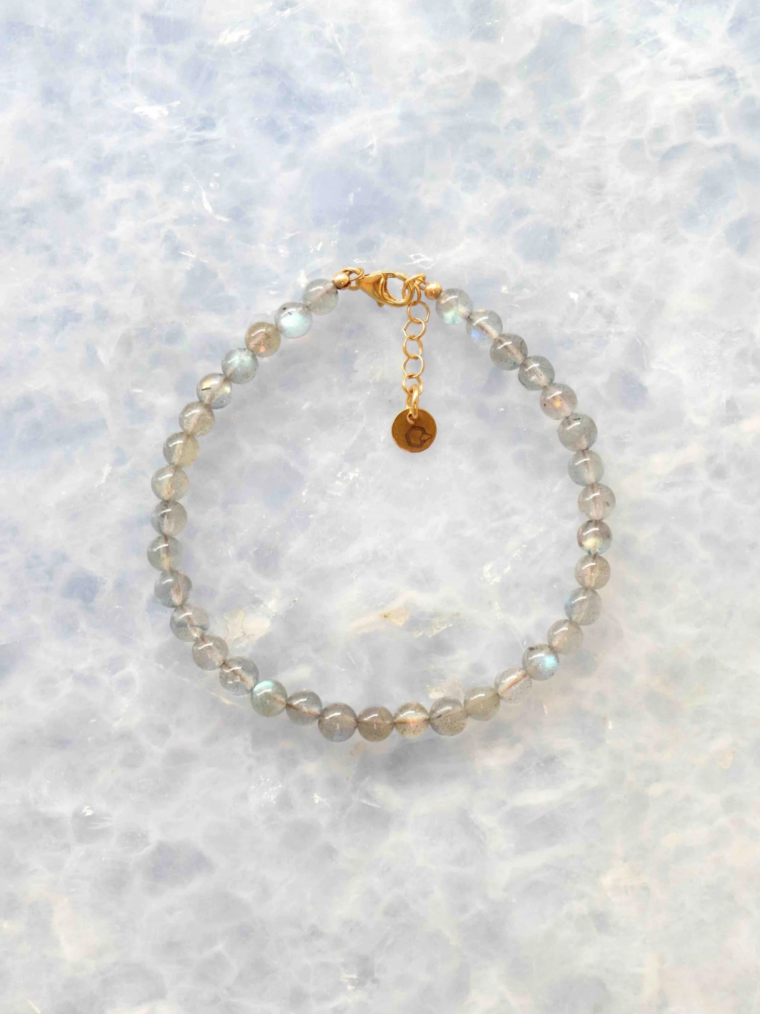 Bracelet Labradorite | Pierre pour se sentir protege | SOLYA | Pierres ethiques et naturelles en Belgique | Bijoux, cristaux et mineraux 