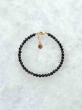 Bracelet en Onyx avec fermoir en plaqué or, bijou d'intention pour supprimer les énergies négatives – SOLYA