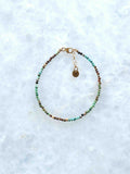Bracelet mini en Turquoise avec fermoir en plaqué or, bijou d'intention pour la confiance et la création – SOLYA