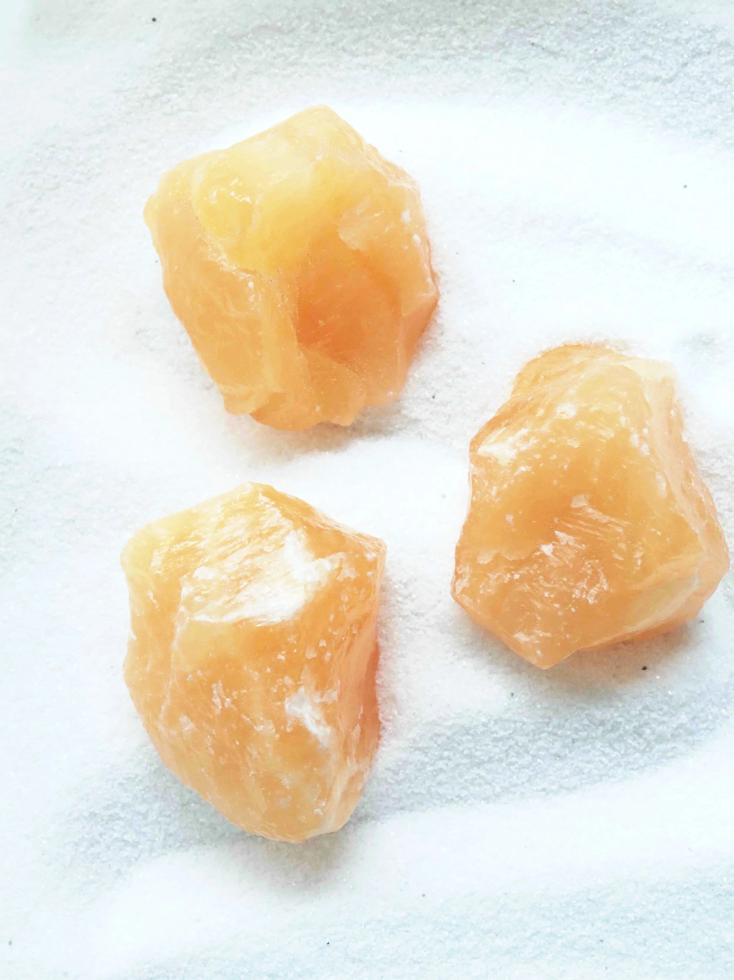 Calcite orange brute | Pierre pour le positivisme et l'abondance | SOLYA | Pierres ethiques et naturelles en Belgique | Bijoux, cristaux et mineraux 