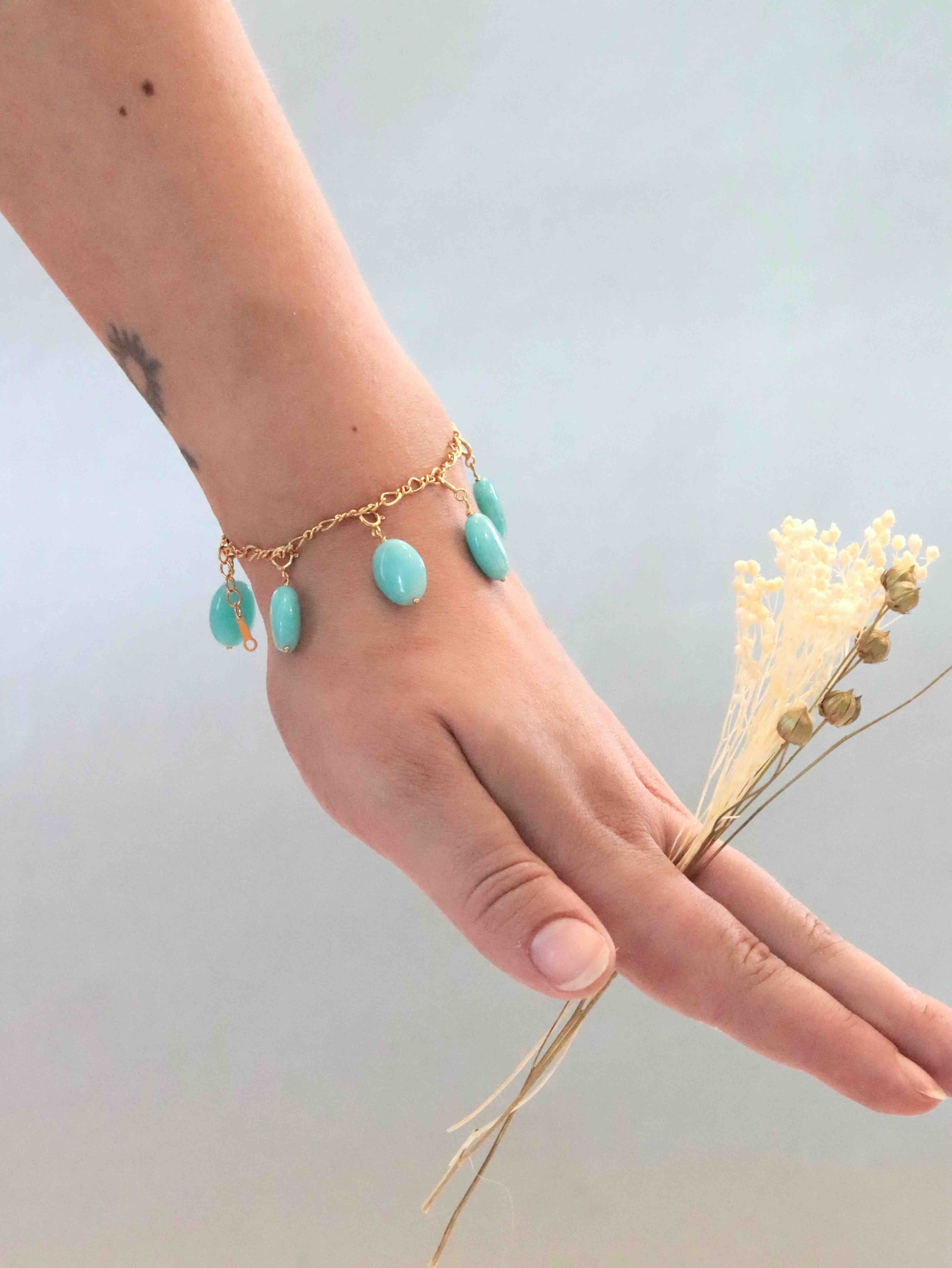 Charms Amazonite portés sur un bracelet Gold-filled 14K — SOLYA