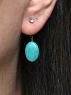 Charm Amazonite accroché à une boucle d'oreille Gold-filled 14K — SOLYA