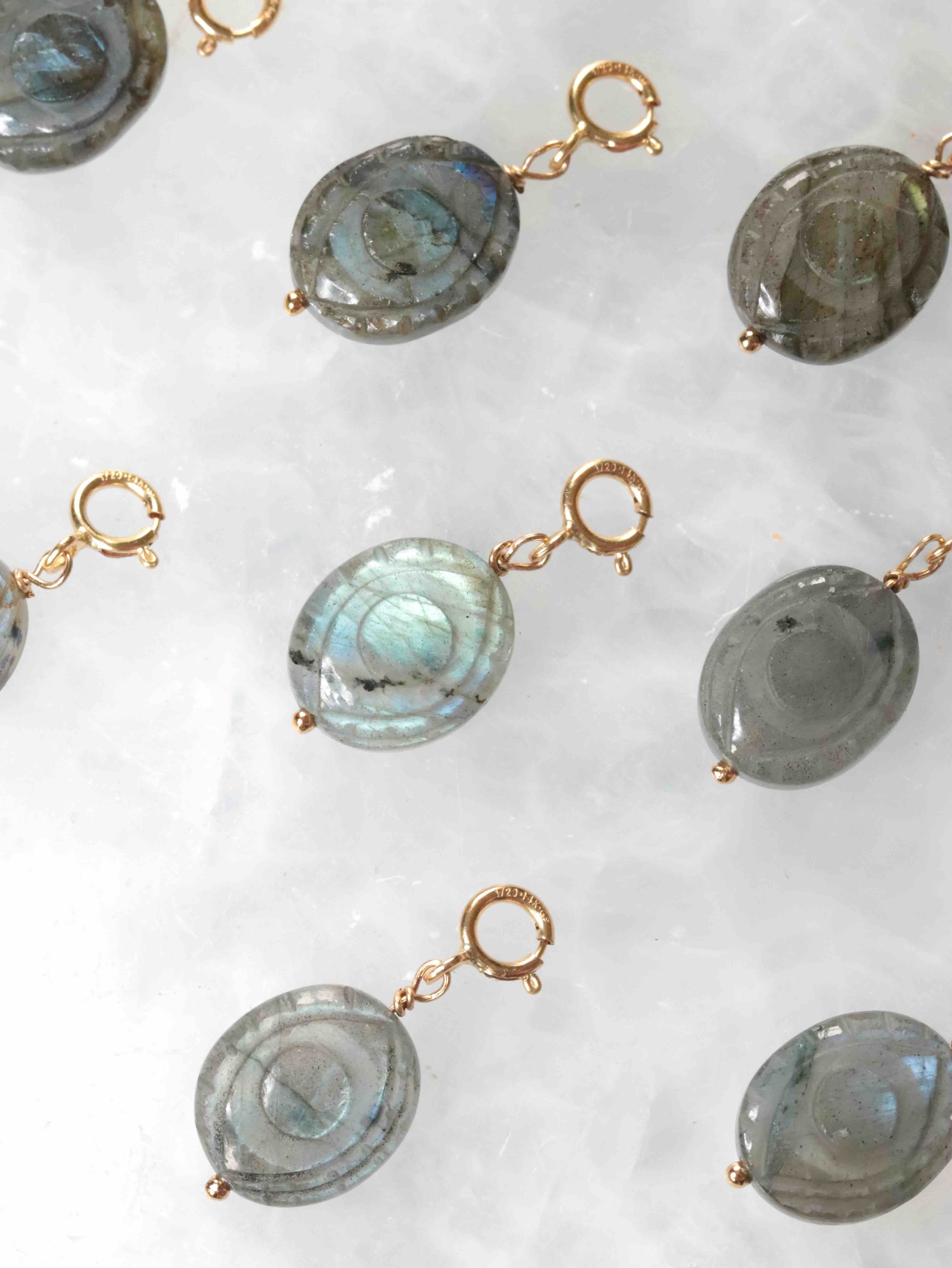 Plusieurs Charms Labradorite Gold-filled 14K à plat — SOLYA Belgique