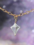 Charm cerf-volant en Cristal de Roche — Pierre pour se recentrer sur son intention — SOLYA