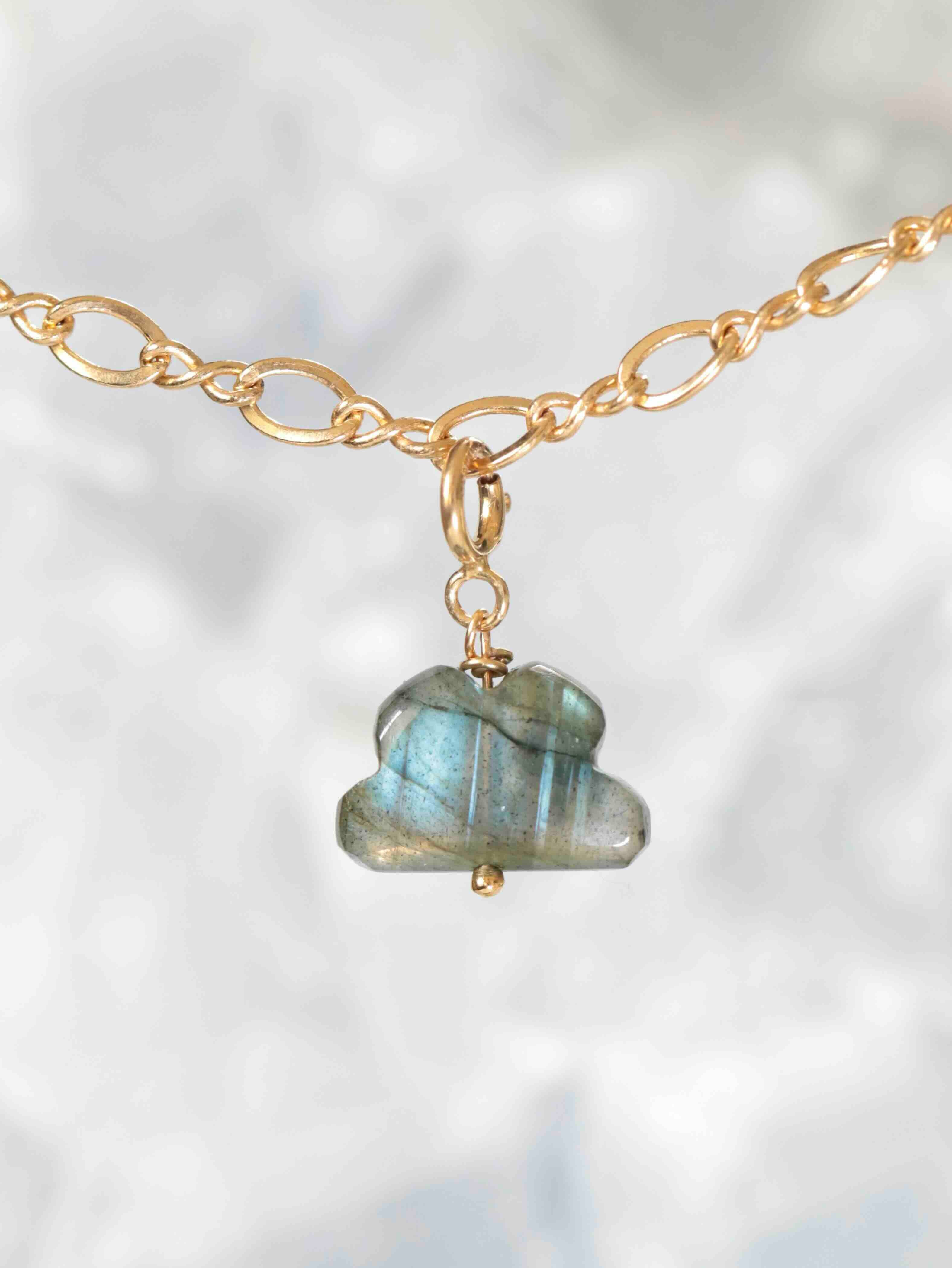 Charm nuage en Labradorite et Gold-filled 14K SOLYA — pierre de protection et de l'aurore boréale