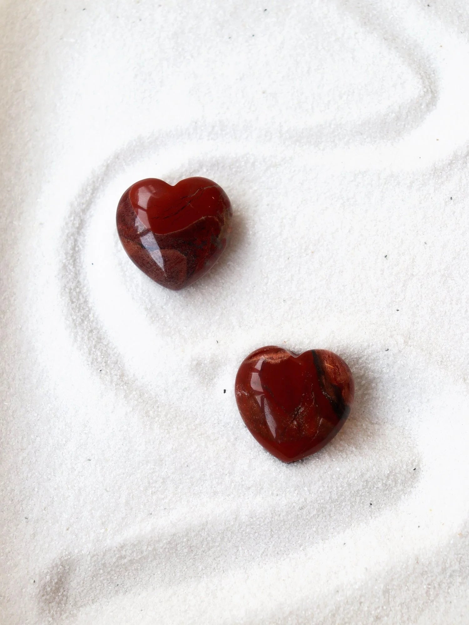 Coeur Jaspe rouge | Pierre pour prendre sa place | SOLYA | Pierres ethiques et naturelles en Belgique | Bijoux, cristaux et mineraux 