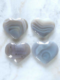 Cœur en Agate grise - Pierre pour le courage & la chance - SOLYA - Bijoux, Cristaux et mineraux en Belgique - Boutique de pierres naturelles et ethiques