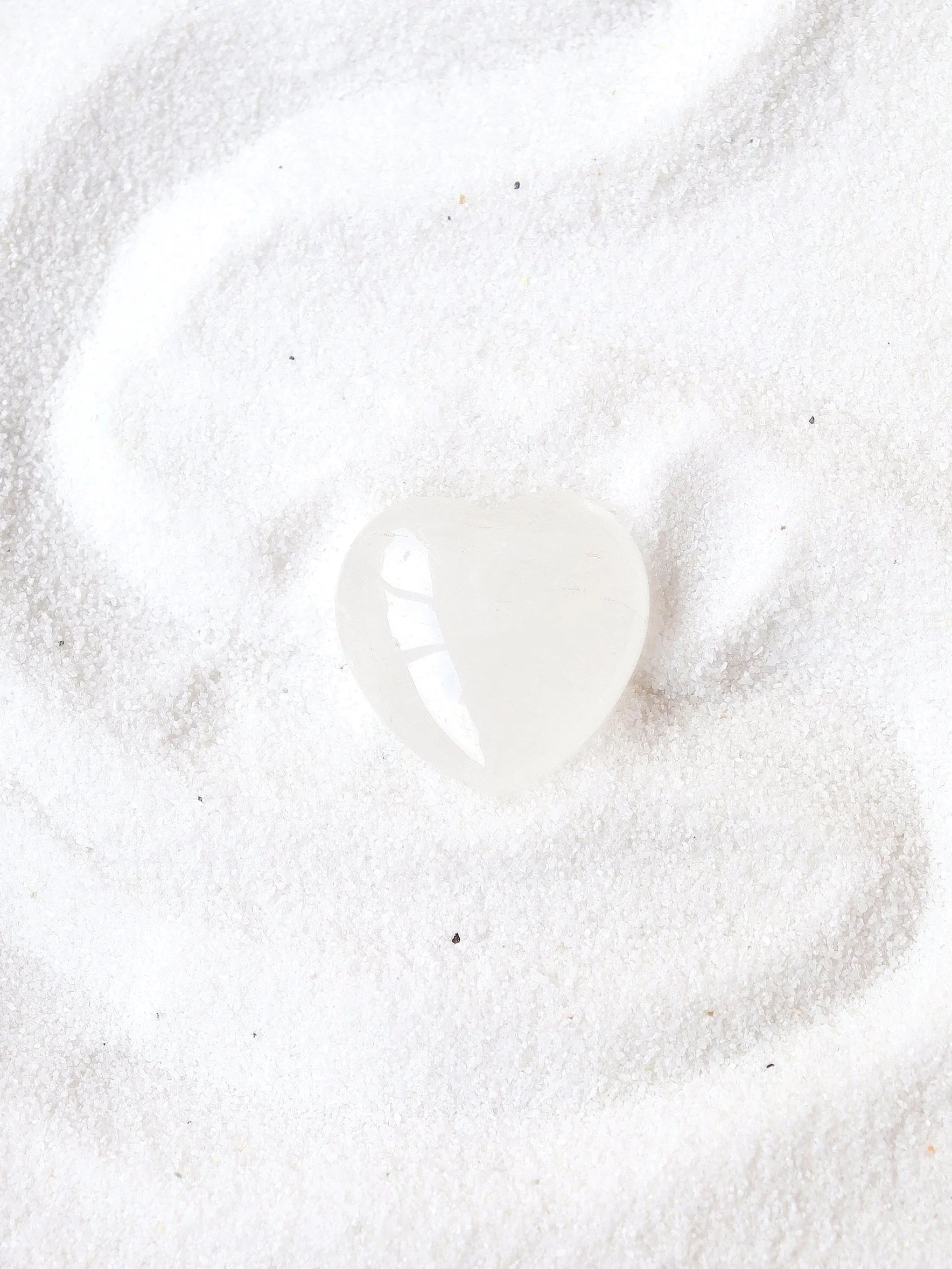 Coeur en Cristal de Roche | Pierre pour se recentrer sur son intention | SOLYA | Bijoux, Cristaux & Minéraux | EShop belge de pierres naturelles & éthiques