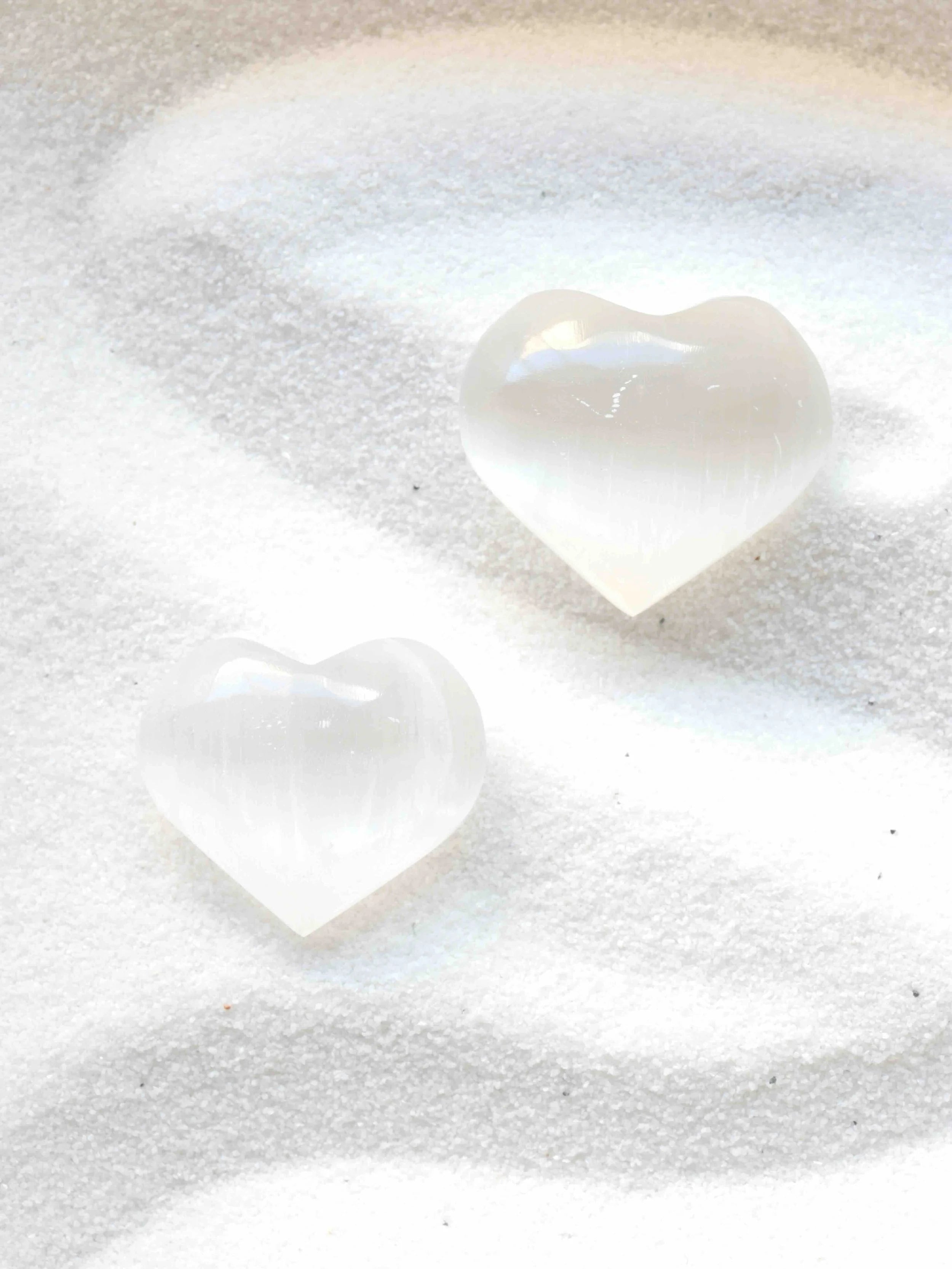 Coeur en Selenite | Pierre pour assainir et apaiser | SOLYA | Bijoux, pierres, cristaux & minéraux en Belgique | Ethique et naturelles