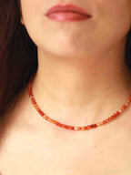 Collier ras-de-cou en Cornaline polie avec fermoir en plaqué or, bijou d'intention pour la vitalité – SOLYA