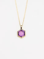 Collier hexagone en Améthyste & Or 18 ct | Pierre pour se détendre & se reconnecter | SOLYA | Boutique belge de pierres, bijoux, cristaux et minéraux | Ethique & Traçable