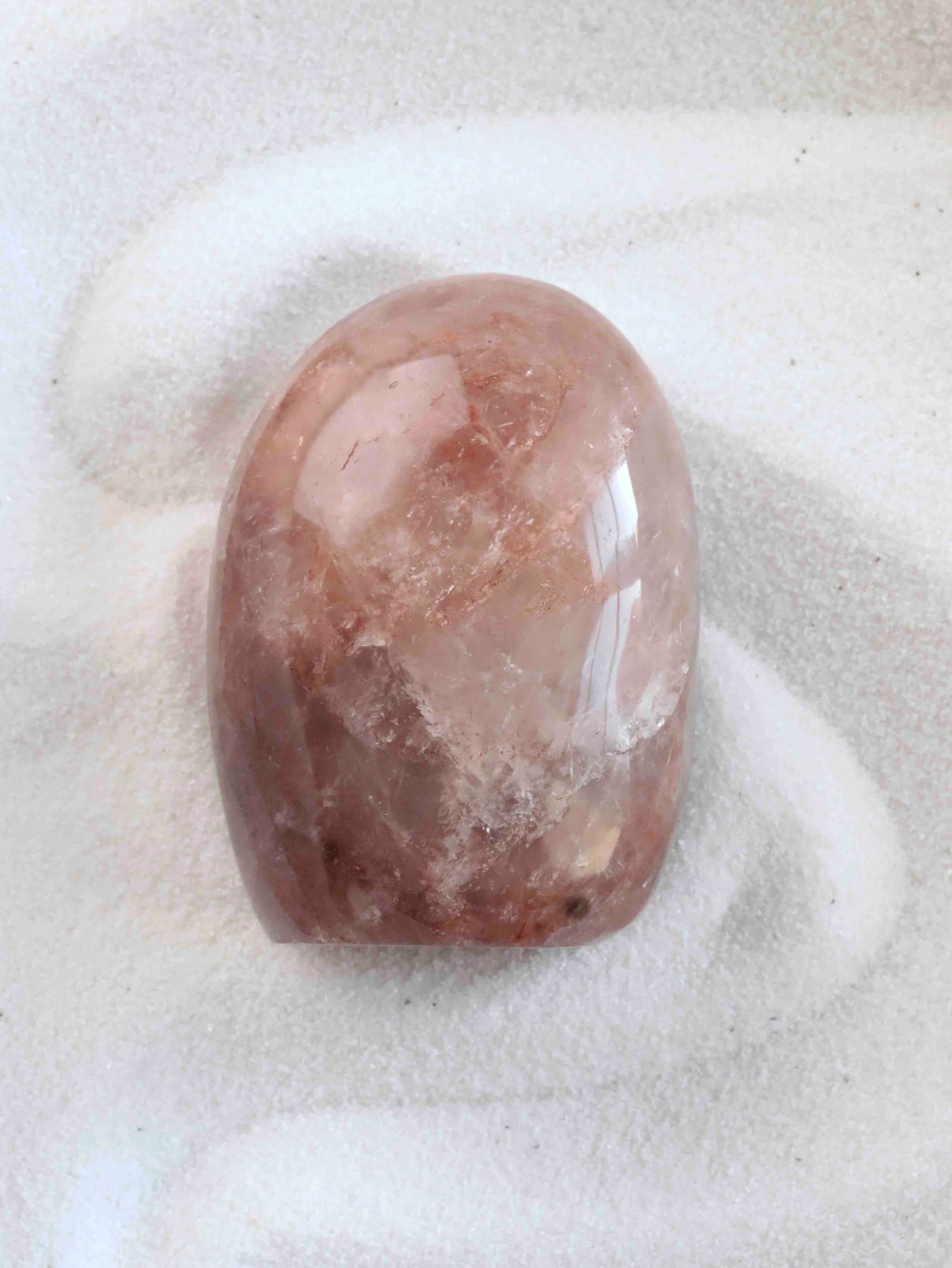 Dôme Quartz a Hematite | Pierre pour raviver sa flamme | SOLYA | Bijoux, cristaux & minéraux en Belgique | Eshop de pierres ethiques & naturelles | Sélectionnees par une gemmologue