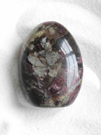 Dôme en Tourmaline rose | Pierre pour guérir & pardonner | Magasin de pierres éthiques & naturelles en Belgique