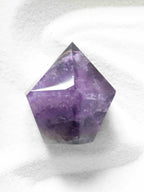 Diamant d'Amethyste du Bresil | Pierre pour se detendre et se reconnecter | SOLYA | Bijoux, pierres, cristaux & minéraux en Belgique | Ethique et naturel
