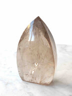 Flamme en Quartz fumé | Pierre pour se recentrer et atténuer les émotions fortes | SOLYA | Bijoux, pierres, cristaux & minéraux en Belgique | Ethique et naturelles