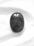 Galet Obsidienne Argentee | Pierre pour defaire les blocages & redevenir maitre de son destin | Magasin de pierres ethiques & naturelles en Belgique