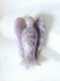 Ange gardien sculpté en améthyste claire, pierre naturelle violette et blanche, vue de face, 7,5 cm