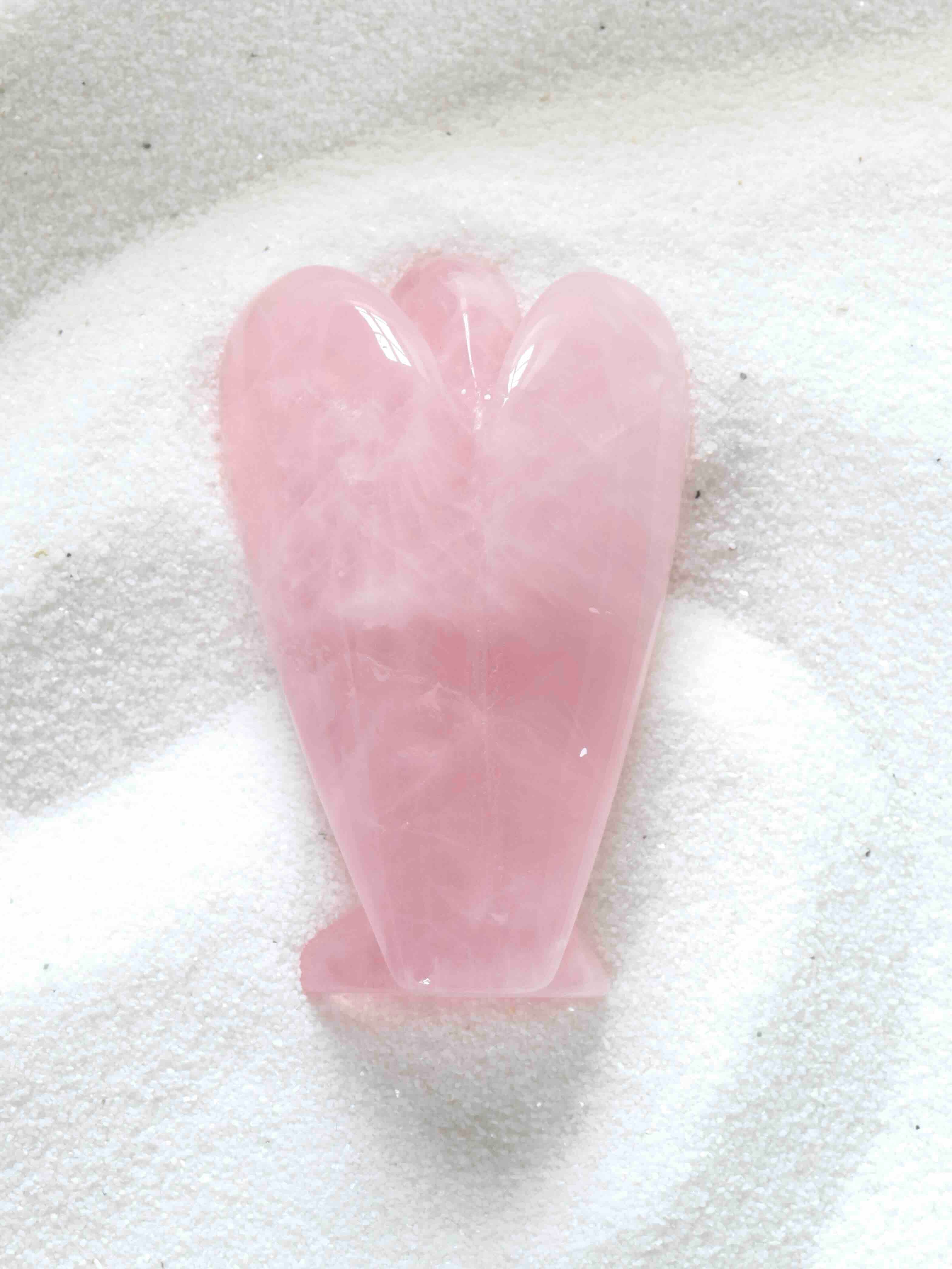 Grand ange en Quartz rose - Pierre pour l'Amour & la Douceur - SOLYA - Bijoux, Cristaux et mineraux en Belgique - Boutique de pierres naturelles et ethiques
