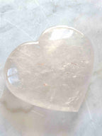Cœur en Cristal de Roche naturel – Cristal décoratif éthique – SOLYA