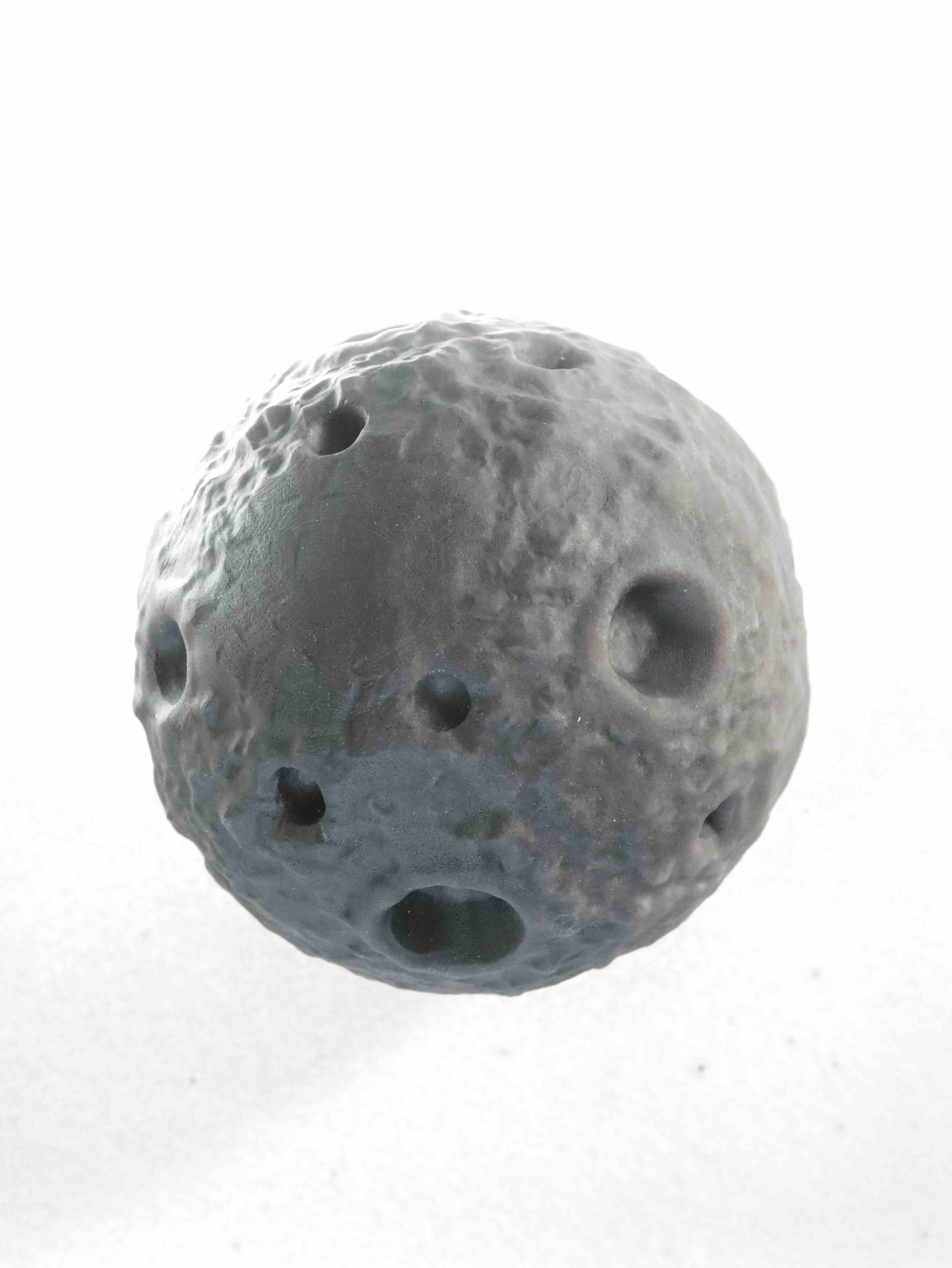 Lune Obsidienne argentée - Pierre pour défaire les blocages & être maître de son destin - SOLYA - Bijoux, Cristaux et mineraux en Belgique - Boutique de pierres naturelles et ethiques