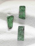 Grenat Uvarovite - Pierre pour la profusion et la confiance en soi - SOLYA - Boutique de bijoux, cristaux et mineraux en Belgique