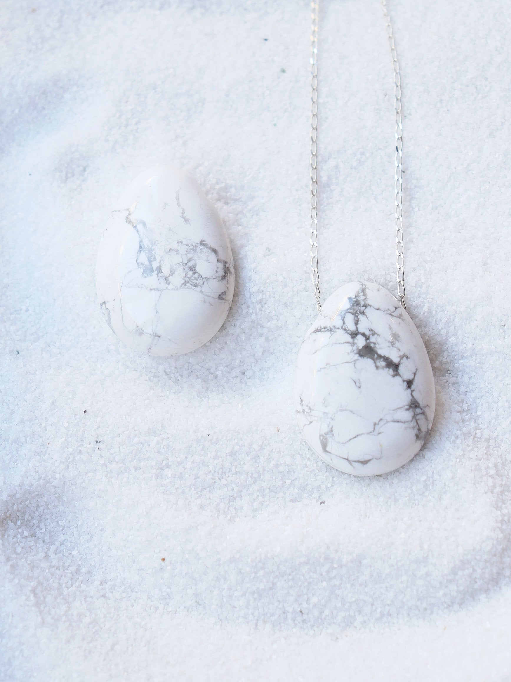 Gemme percée Howlite 𖢻 Retrouver sa stabilité