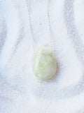 Jade percee | Pierre pour la tolerance | SOLYA | Bijoux, cristaux, pierres & minéraux | Pierres éthiques et naturelles en Belgique